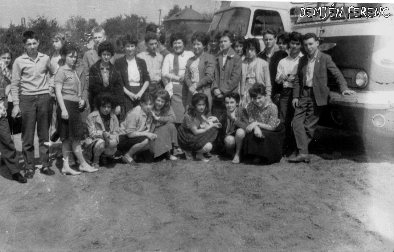 1962_Petrik_oszt_224_lykir_224_ndul_224_s_P_cs_3.jpg